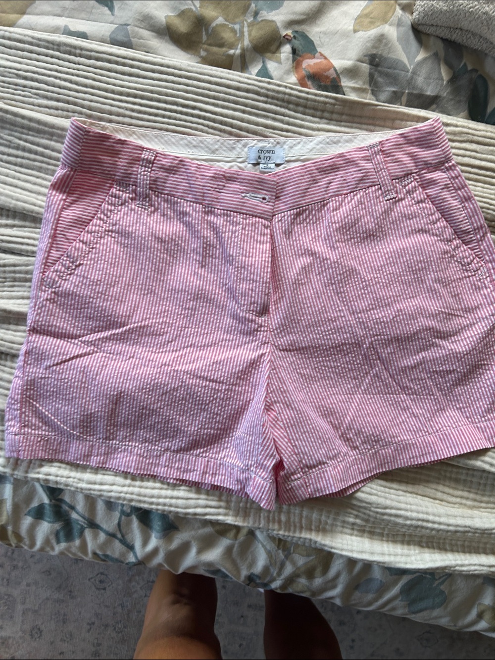 crown & ivy Pink Seersucker Stripe Women's Shorts